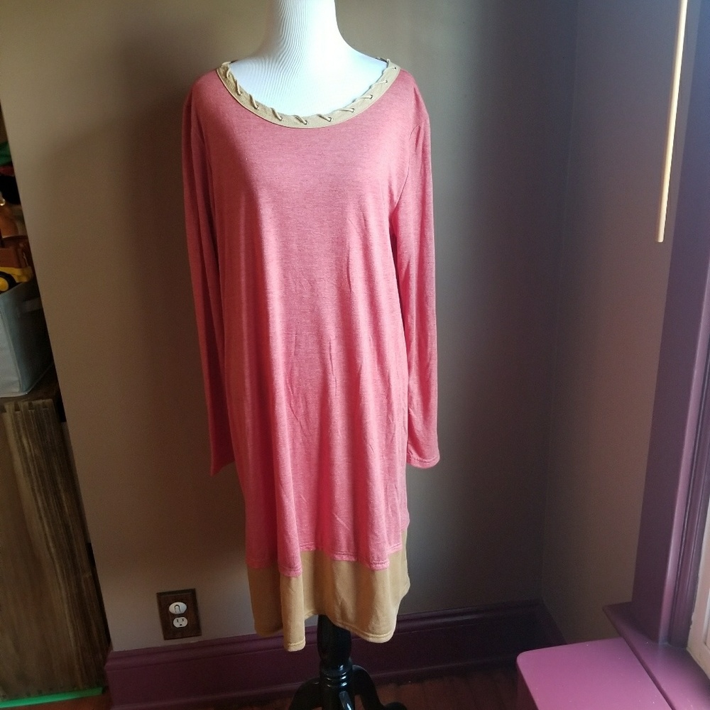 Dress - Picture 2 of 2